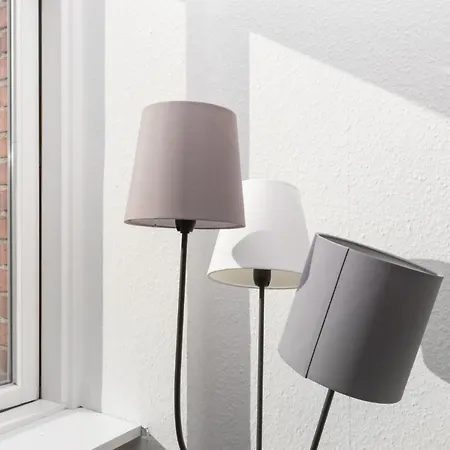 Lys & Moderne Lejlighed Med Stort Badevaerelse *