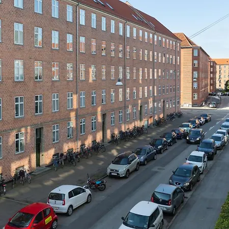 Lys & Moderne Lejlighed Med Stort Badevaerelse * Copenhagen