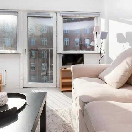 Lys & Moderne Lejlighed Med Stort Badevaerelse Copenhagen