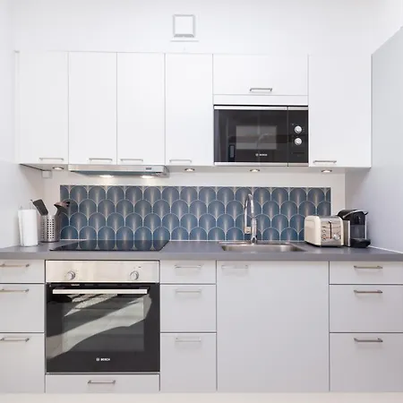 Apartment Lys & Moderne Lejlighed Med Stort Badevaerelse Copenhagen